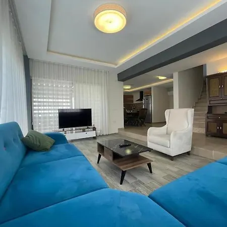 Ela Goecek'te Oezel Havuzlu Luex *