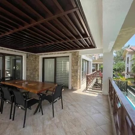 Villa Ela Goecek'te Oezel Havuzlu Luex